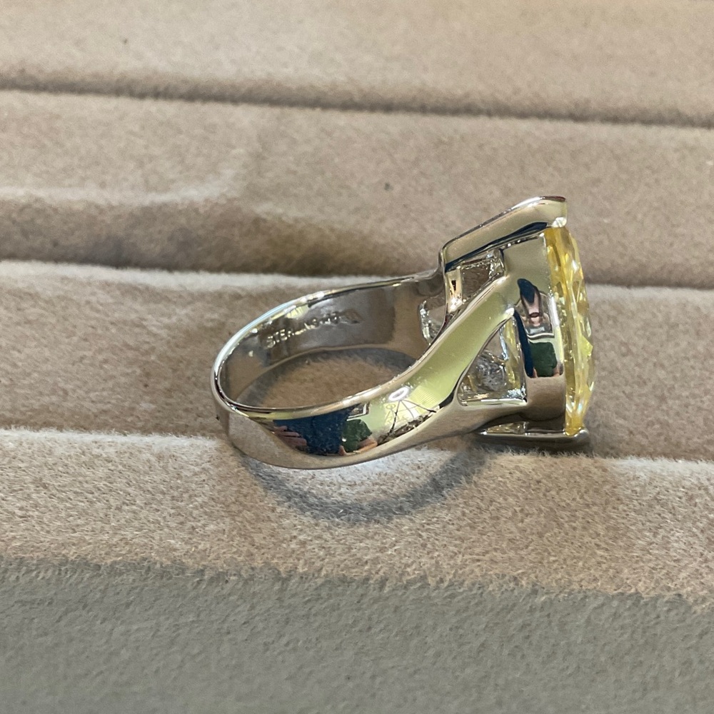 Elegant Sterling Silver Yellow Gemstone Ring - Picture 2 of 5